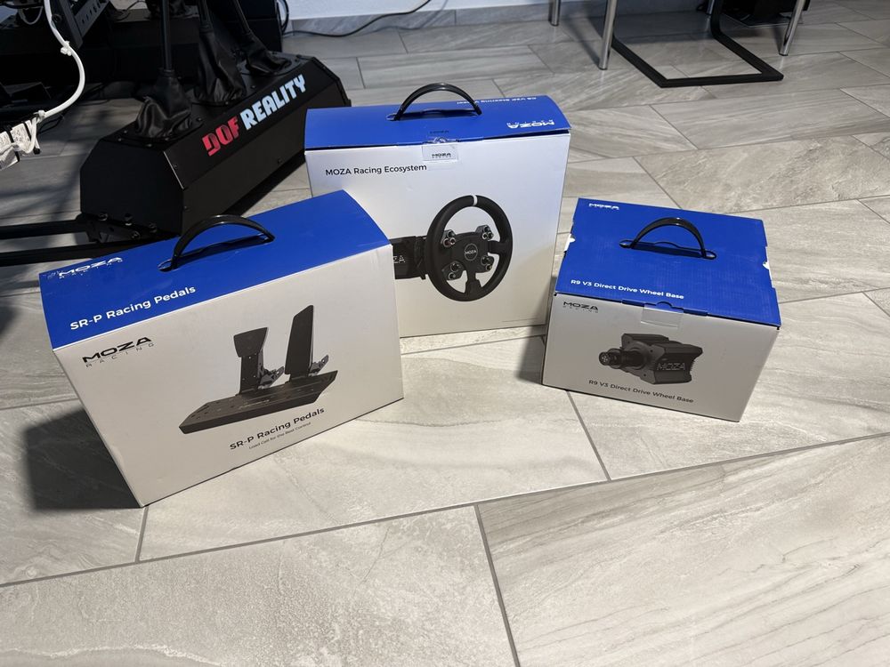 Moza Racing Sim Rig Bundle: R9 V3, CS V2P, SR-P Pedale (Neu und ...
