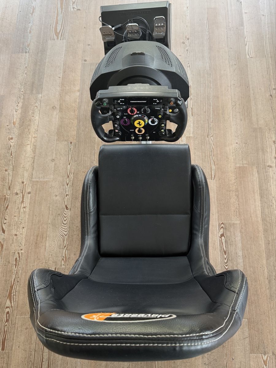 PC: Thrustmaster Ferrari Racing Lenkrad/Playseat /Pedale – Usato da Langnau i. E. venduto da Blacky690 2