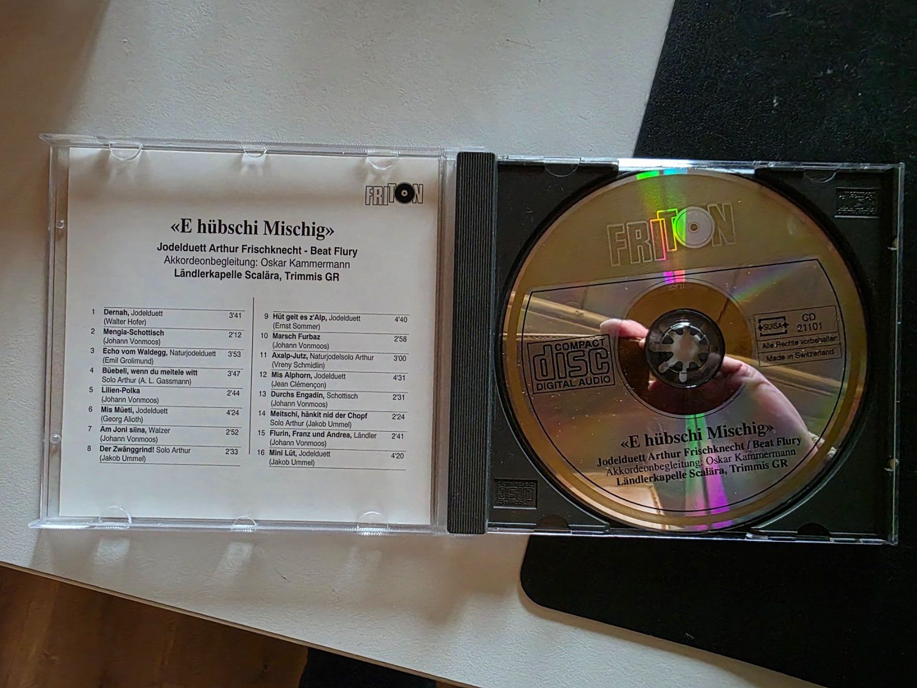CD: CD - E hübschi Mischig - Jodelduett Frischknecht/Flury – Usato da Walterswil BE venduto da Lonitti 2