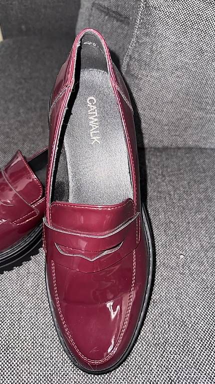 Scarpe da donna: BORDEAUX LACK-LOAFER – Usato da Gossau SG venduto da 2002gomes2002