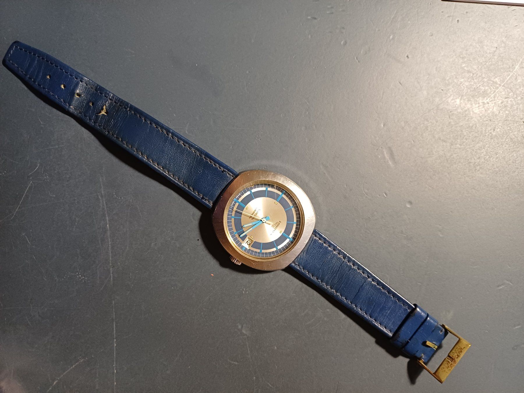 Longines Orologi: Seltene Vintage Longines Admiral Automatic mit Etui – Usato da Zürich venduto da Atad 1