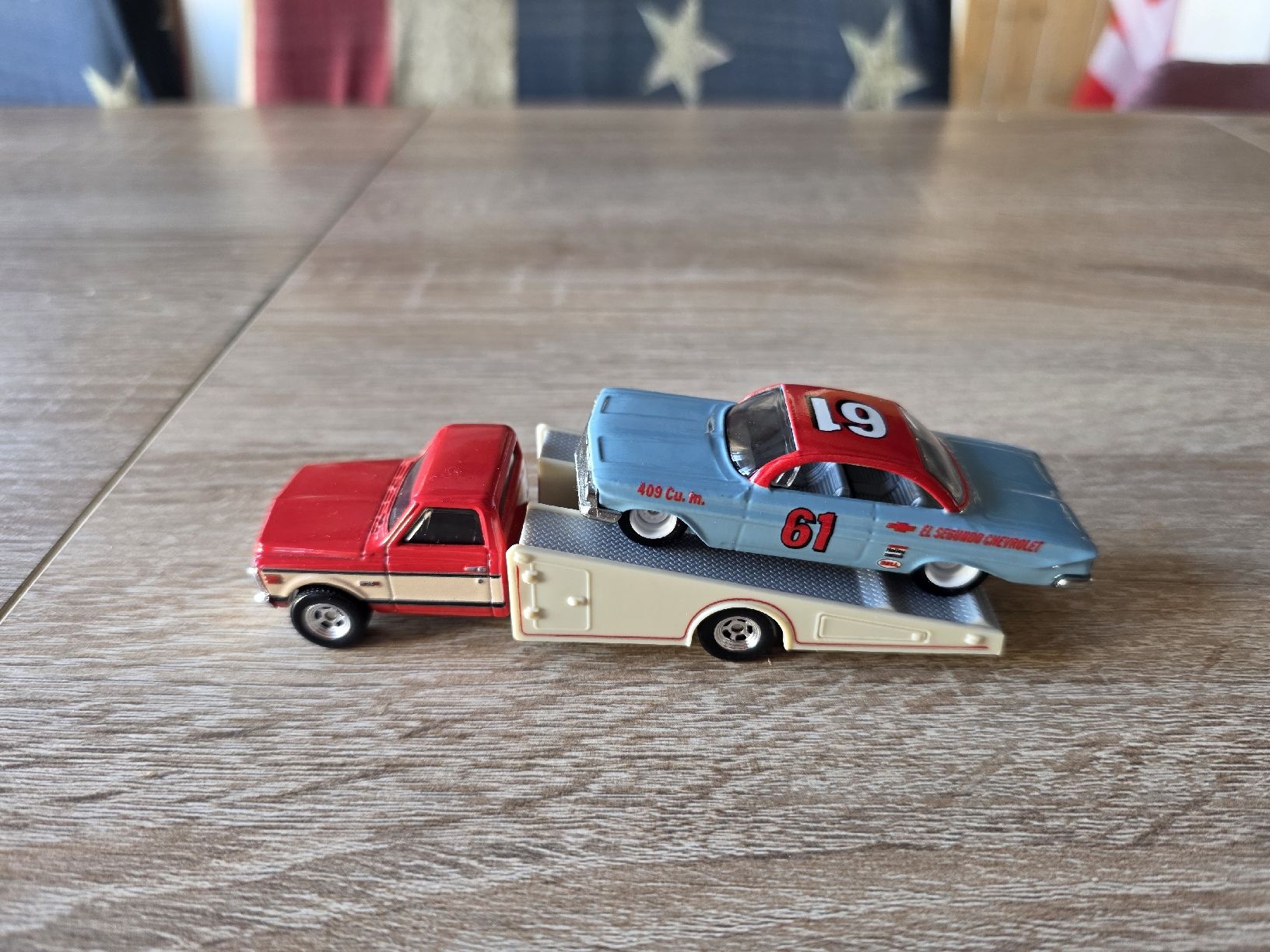 Hot Wheels Modellautos: Chevrolet Team Transporter 1:64 – Gebraucht aus Goldingen von Muscle_Cars84 1