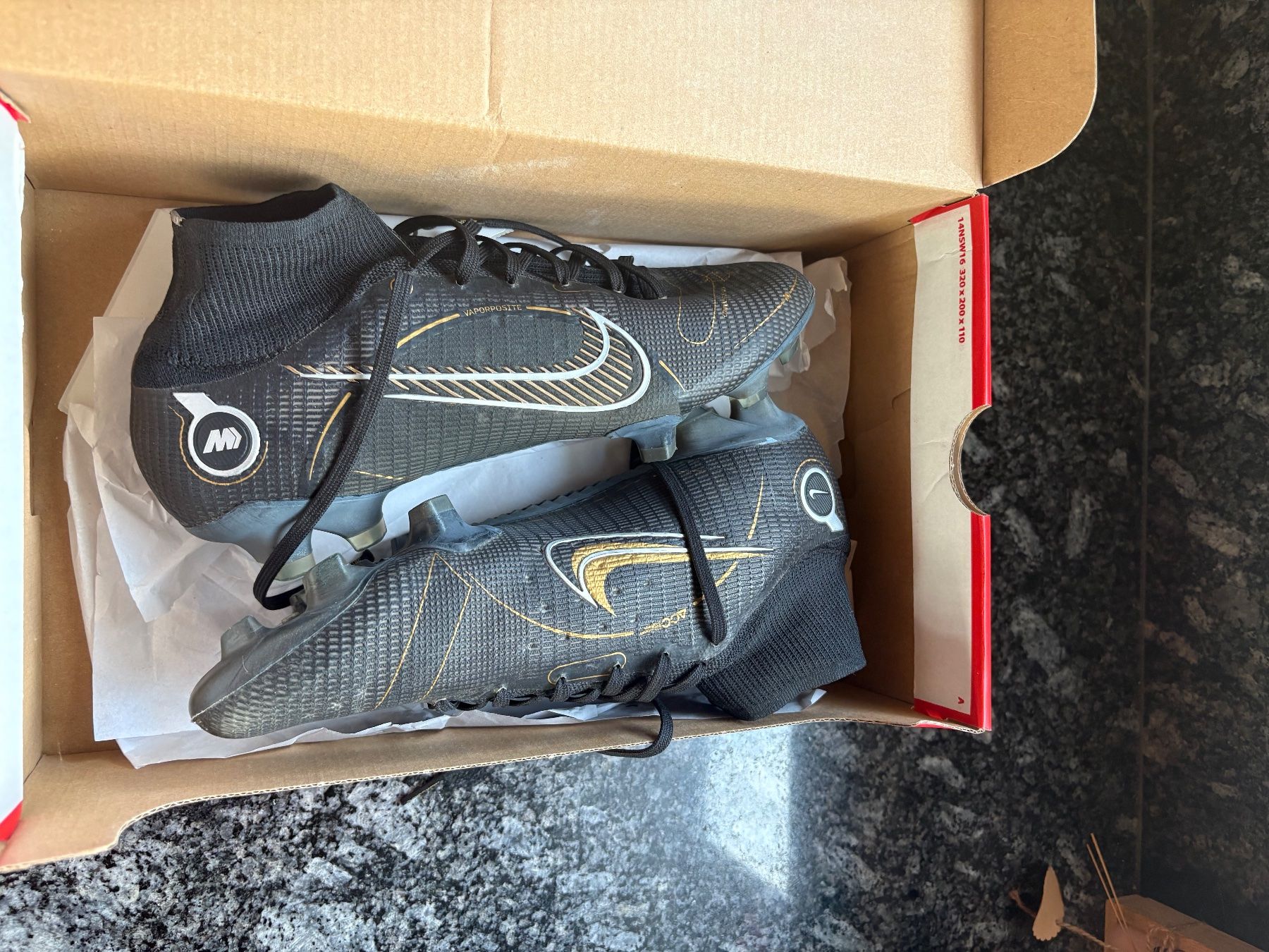 Nike Chaussures hommes: Nike Superly – D'occasion à Visperterminen par yve_5plp