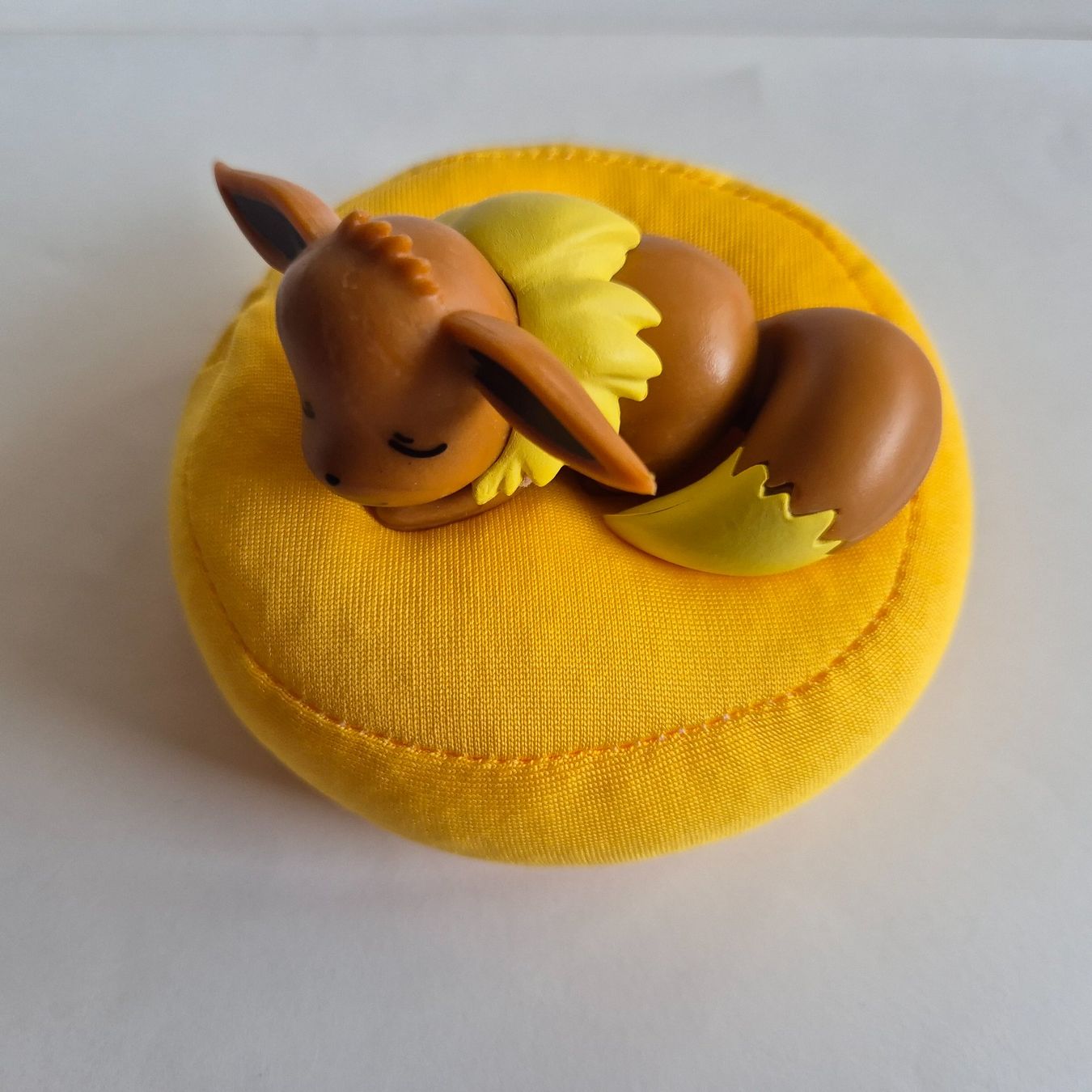 Pokémon Statuette: Pokemon Sammelfigur - Sleeping Evoli / Eevee - MER – Nuovo (secondo la descrizione) da Zürich venduto da Mephisto87