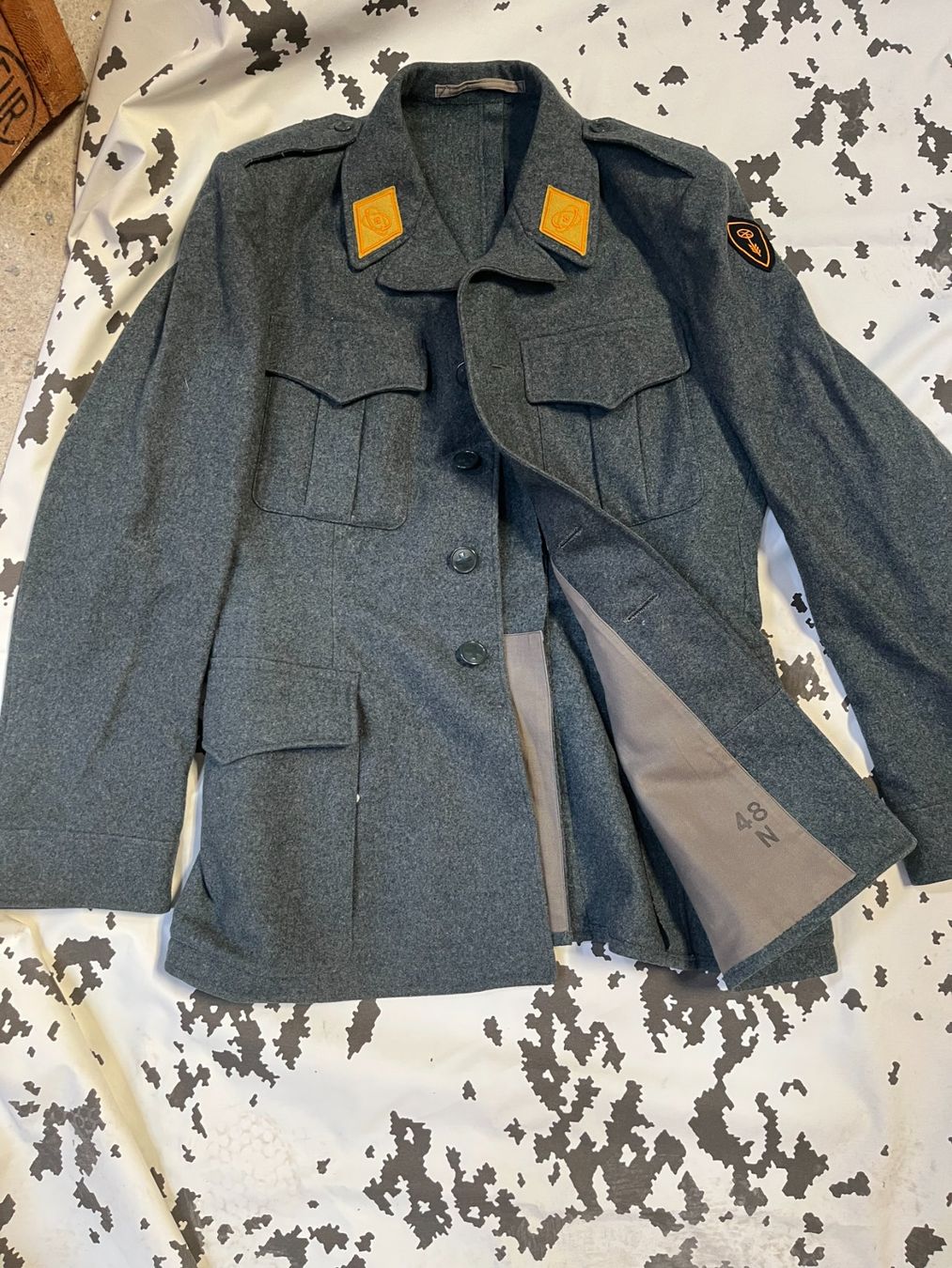 Giacche: Original Schweizer Armee Uniform Jacke 48N – Usato da Schaffhausen venduto da aos_hv6l