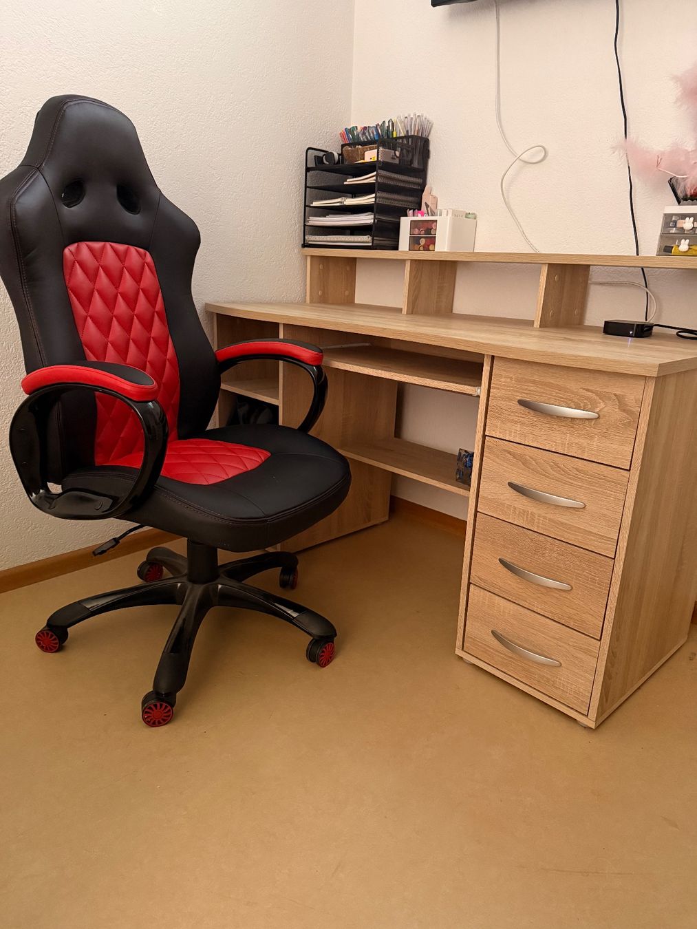 Conforama Scrivanie: Schreibtisch mit Gaming Stuhl – Usato da Oftringen venduto da bte_269h 3