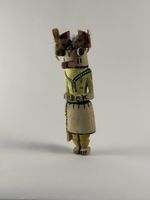 Statua Kachina in legno dipinto con piume altezza 36 cm