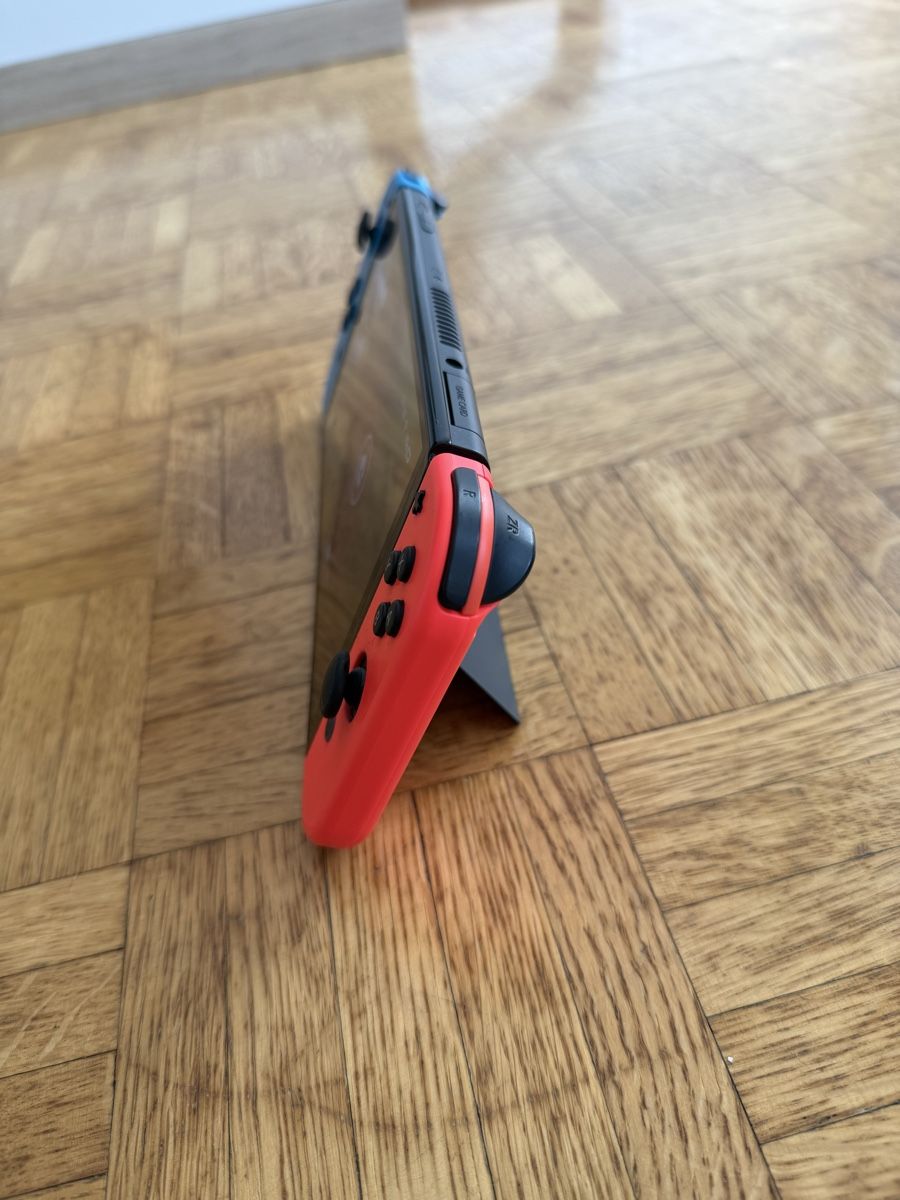 Nintendo Konsolen: Nintendo Switch OLED mit Zubehör – Gebraucht aus Zermatt von nad_b6ch 3