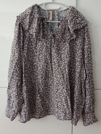 Neuwertige Langarm Bluse Grösse XXL (50/52)