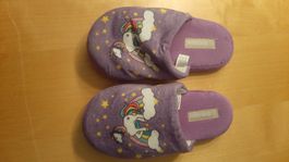 K..12 R) Einhorn Violett Finken Hausschuhe Gr. 32