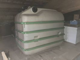 Grosser Tank, top Zustand. Wurde gebraucht für Flüssigdünger