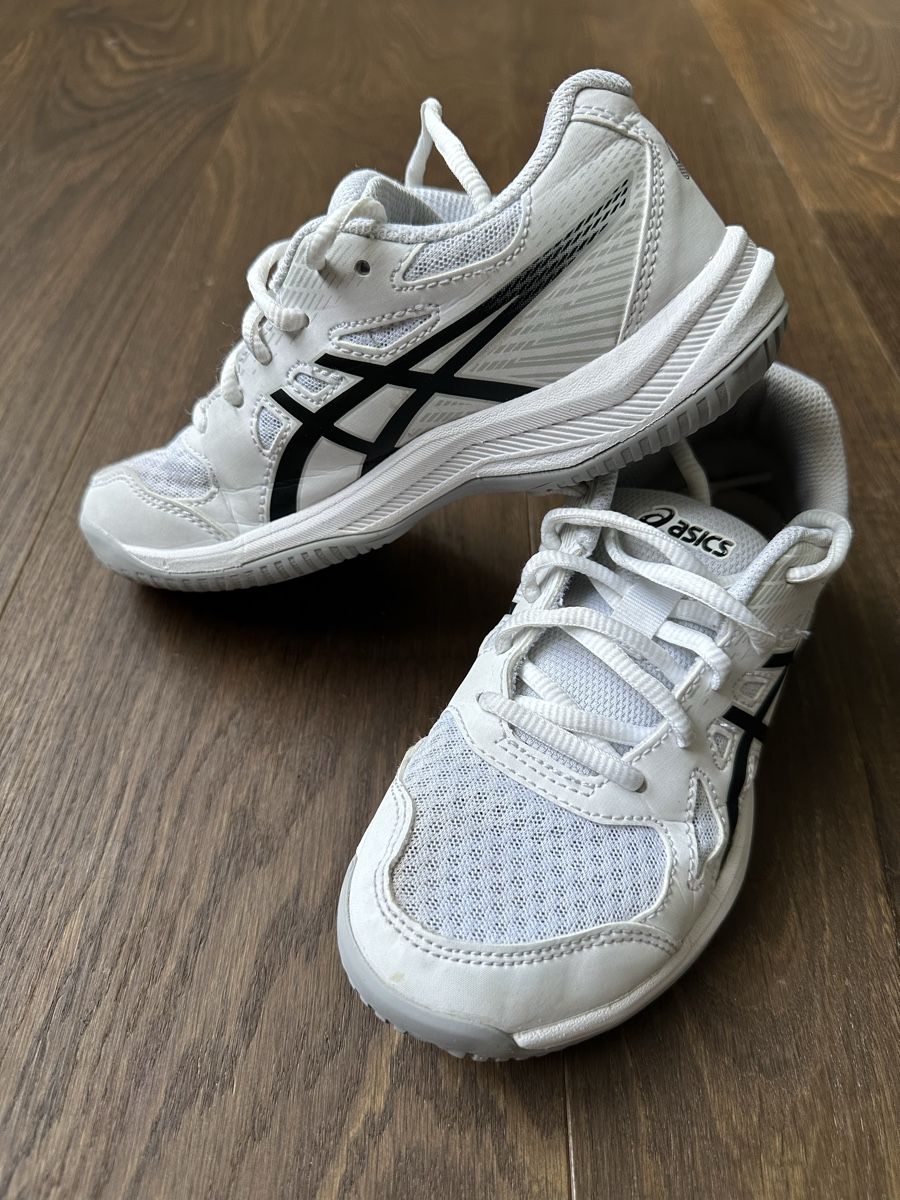 Scarpe per ragazzi: ASICS Hallen-Handball Schuhe Gr. 34.5 – Usato da Muntelier venduto da sandberg5 1