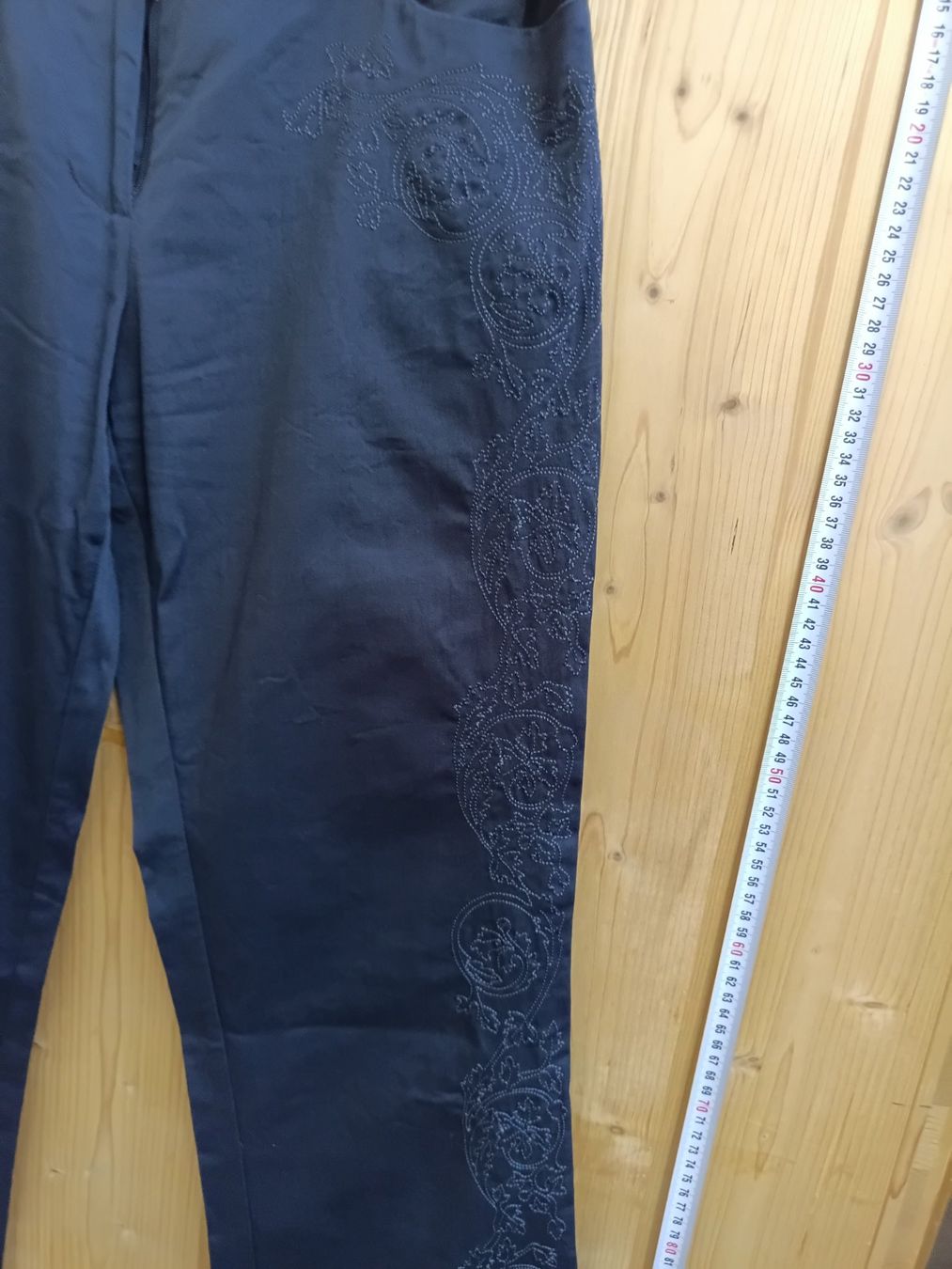Pantalons: gestickte Damen Hosen – Neuf (Voir description) à Wängi par Ladys_First 3