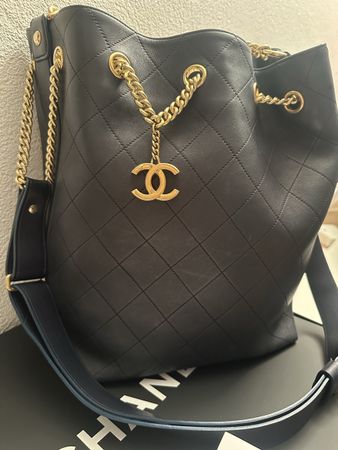 Chanel Bucket Bag, Leder, blau, neuwertig, Top Zustand!