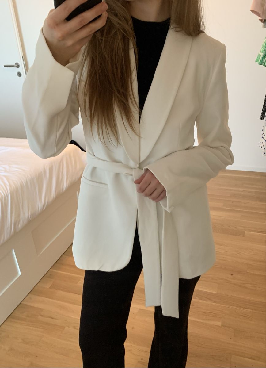 Zara Anzüge & Kostüme: Zara Blazer weiss mit Gürtel – Gebraucht aus St. Gallen von delideja01 4