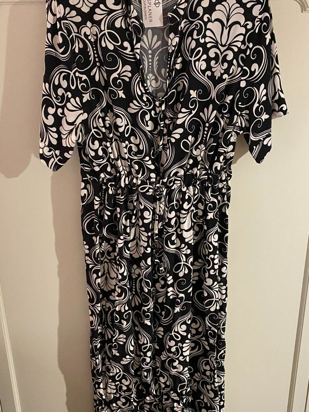 Tute: JUMPSUIT SCHWARZ-WEISS DAMEN – Nuovo e nell'imballaggio originale da Meienried venduto da ManuelaBoutique