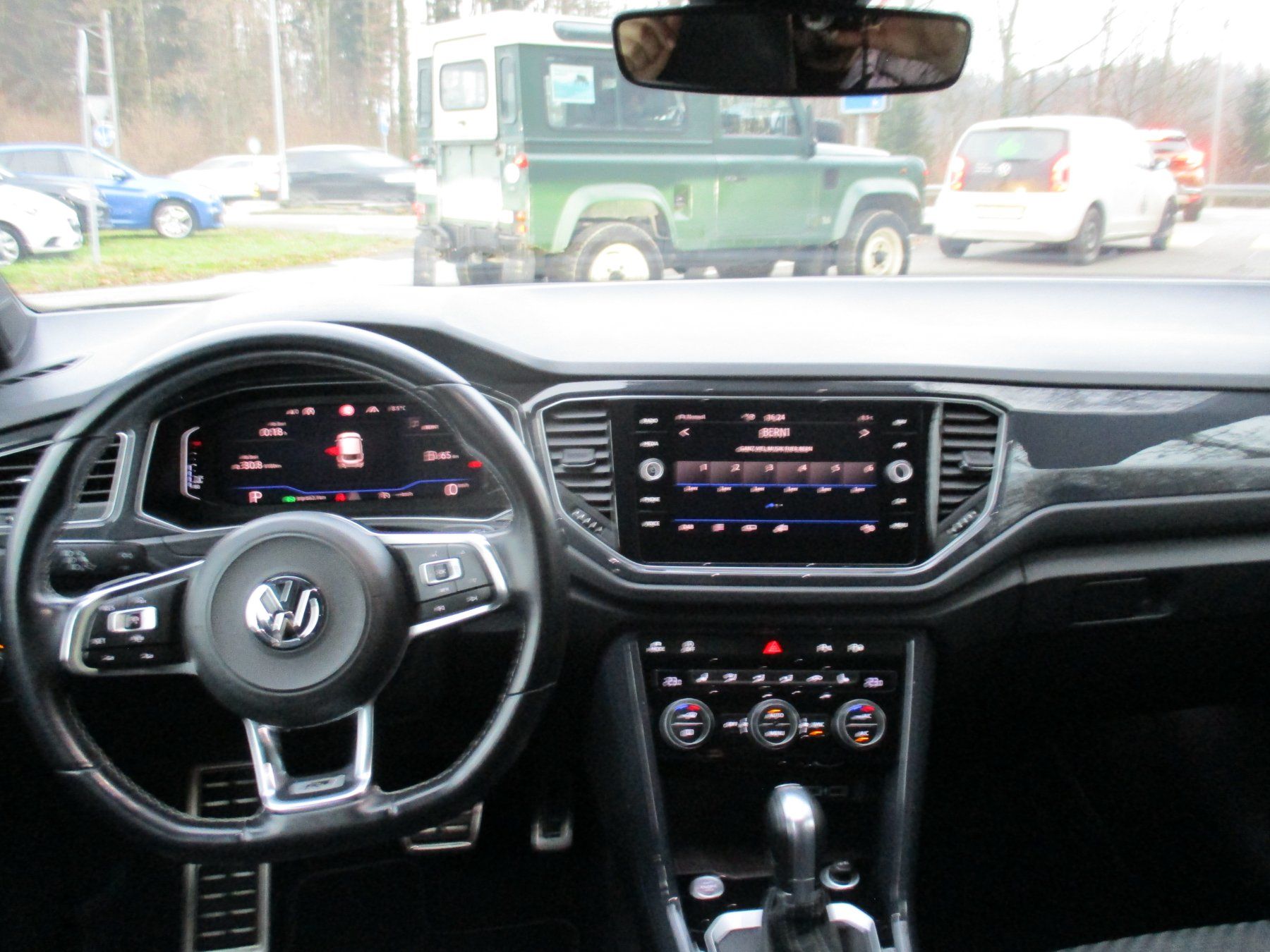 VW Autos: VW T-Roc 1.5 TSI R-Line – Gebraucht aus Riedholz von Riedholz-Garage 7
