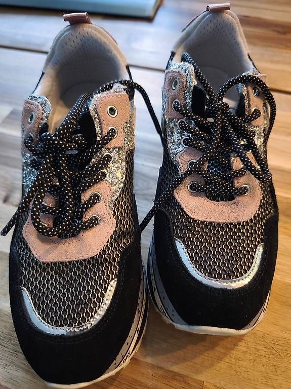 Scarpe da donna: Liu Jo Sneaker Gr 36 – Usato da Schwyz venduto da Seller358 1