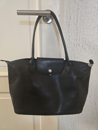 Sac à main Longchamp modèle cuir noir 