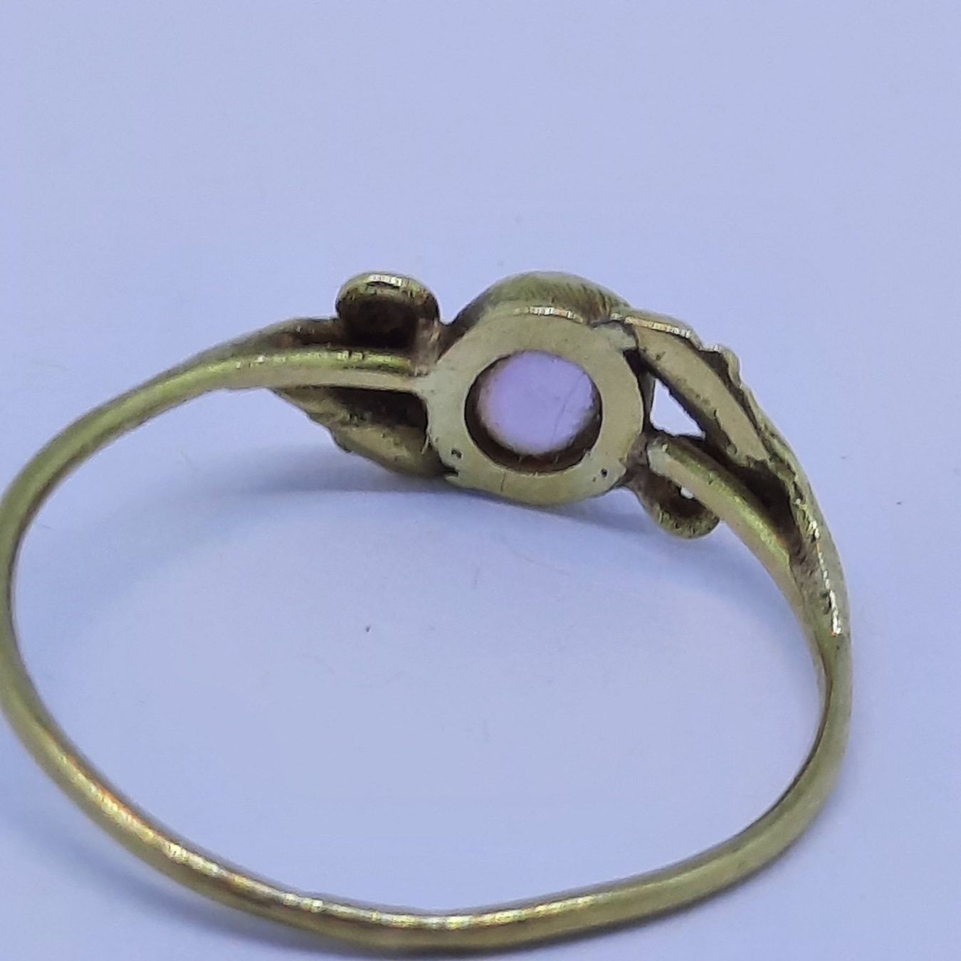 Anelli: Filigraner Goldring mit Sativ Edelstein – Usato da Unterägeri venduto da Altgoldschmuck 5