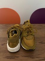 Nike Huarache Gelb/Gold Gr. 39