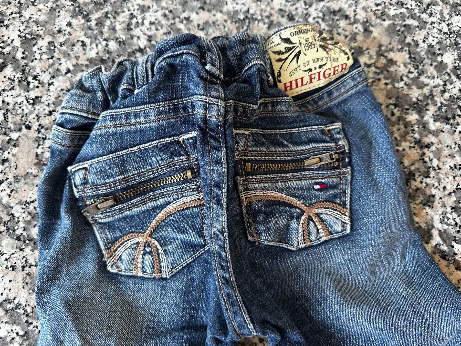 Tommy Hilfiger Pantaloni: Jeans Tommy Hilfger Gr 18 - 24 Mt – Usato da Urdorf venduto da nochmalbrauchen 3
