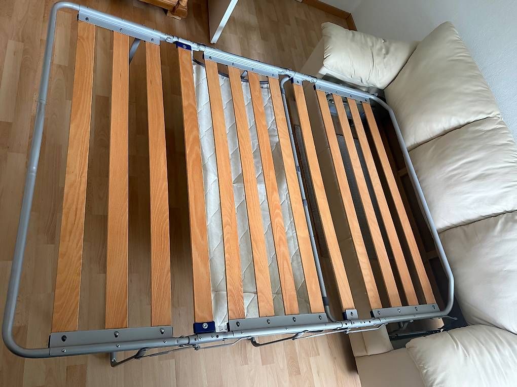 Sofas: Bettsofa Leder – D'occasion à Hombrechtikon par Harrys3 3