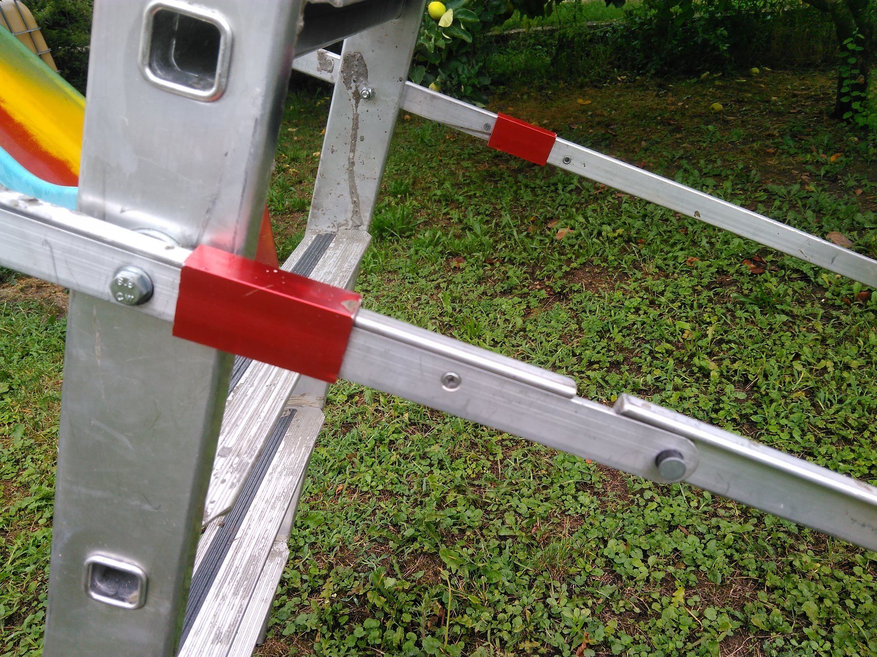 Zarges Leitern: Stabile Alu Bockleiter – Gebraucht aus Dotzigen von  6