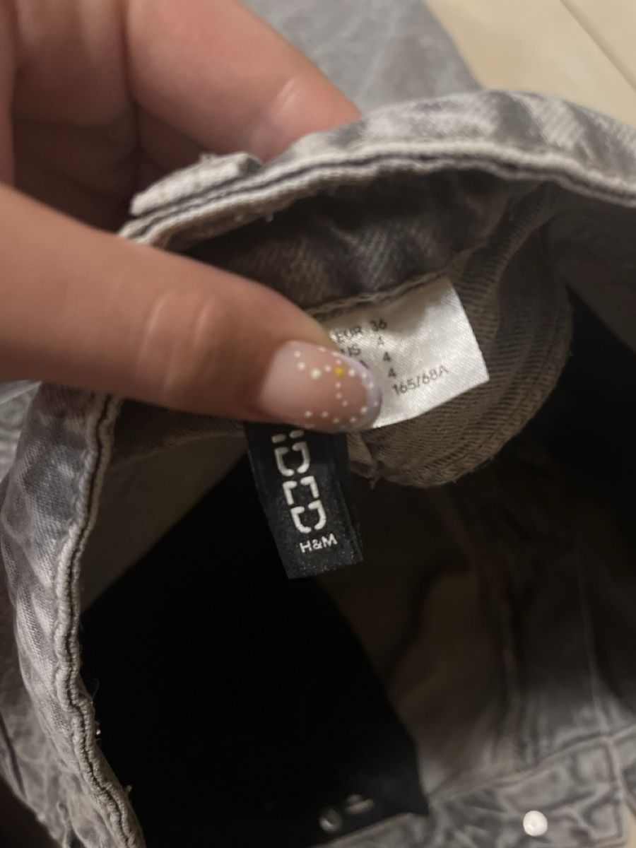 H&M Jeans: Jeans gris H&M – Gebraucht aus Icogne von Molfo 3