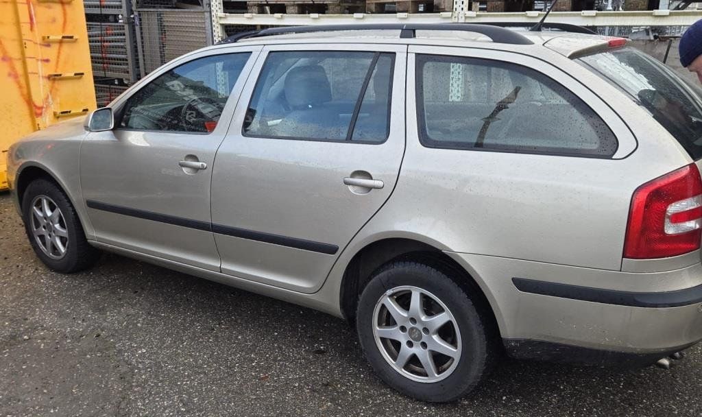 Skoda Automobili: A saisir Skoda Octavia 1.9 TDi 4x4 Break, EXPORT – Usato da St-Imier venduto da Talo1 7