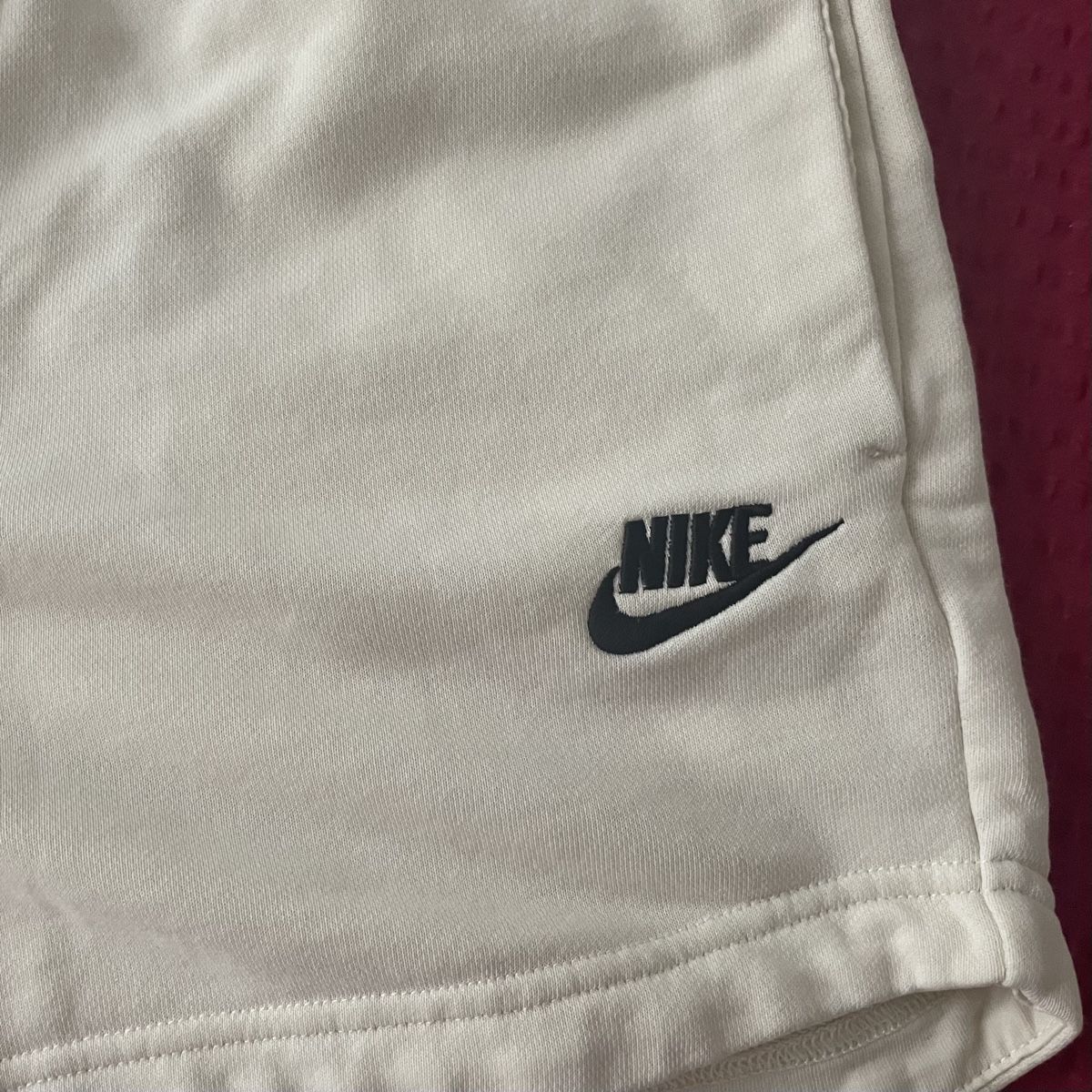 Pantaloni: Weisse Nike Shorts Gr.M – Usato da Arth venduto da ivikiwishop 2