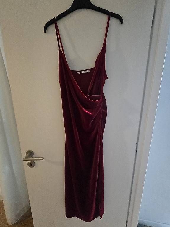 Zara Kleider: Robe de soirée – Gebraucht aus Gland von maz_q789