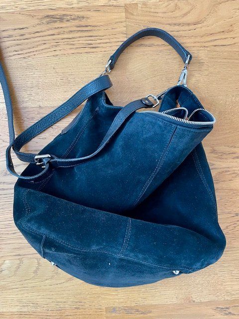 Taschen für Damen: Borsa in pelle nera scamosciata – Gebraucht aus Ligornetto von GiadaG 1