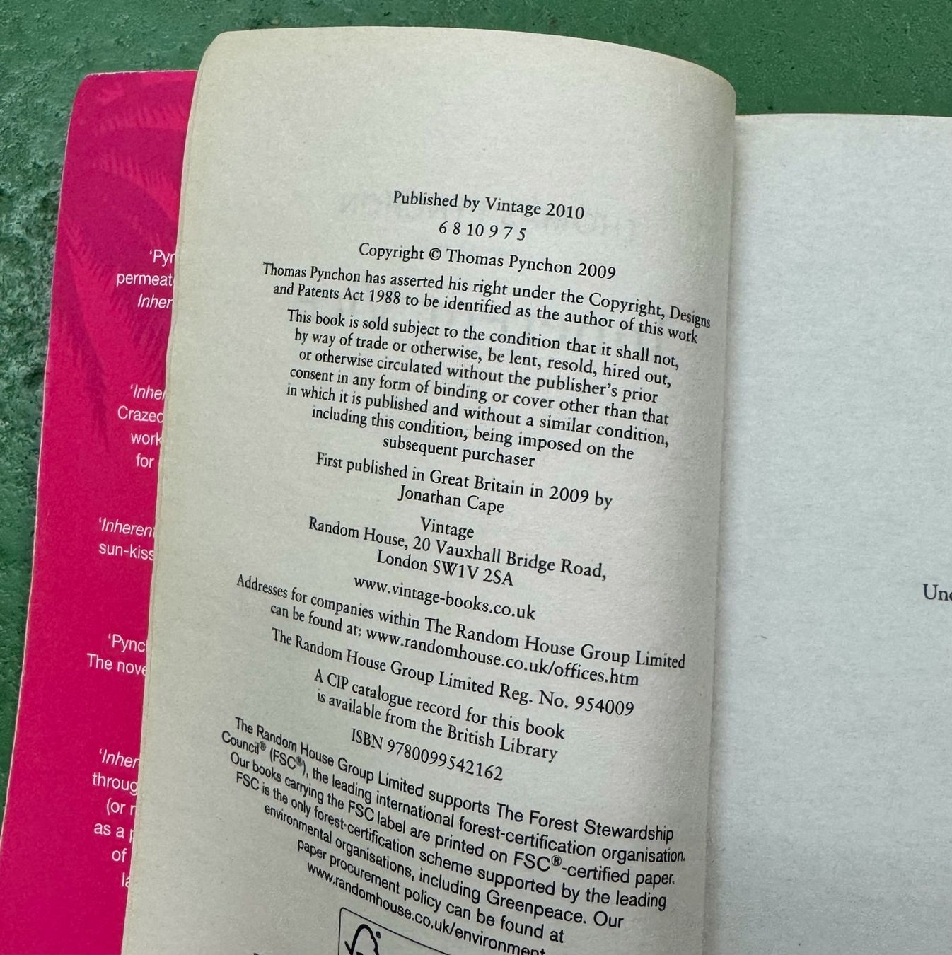 Libri: Thomas Pynchon: Inherent Vice – Usato da Basel venduto da Ostschweiz06 3