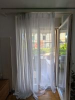 Weisser Vorhang halbtransparent für Fenster guter Zustand