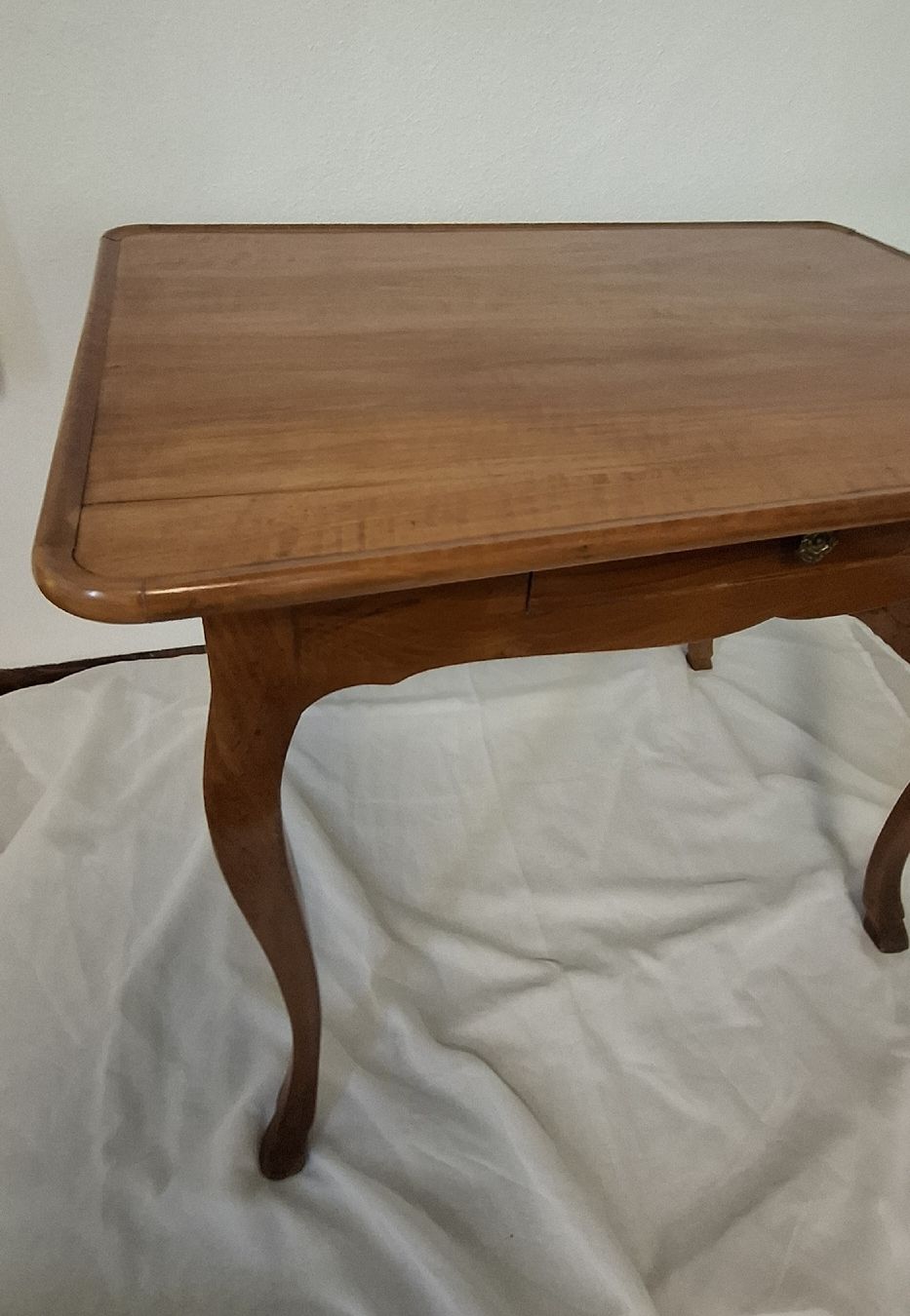 Tables: Teetisch, spätes Louis XV, Bern – D'occasion à Bern par siri2002 1
