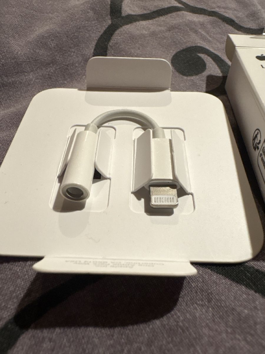 Apple Laufwerke & Adapter: Apple Adapter – Neu und originalverpackt aus Affoltern am Albis von tam_5vn5 2