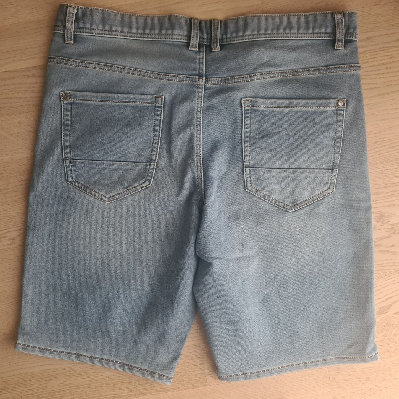Jeans: Herren Jeans kurz Gr. 54 – Usato da Steinen venduto da turbogeiss99 2