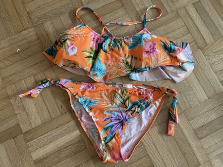 Bikini Gr. 134/140 wie neu