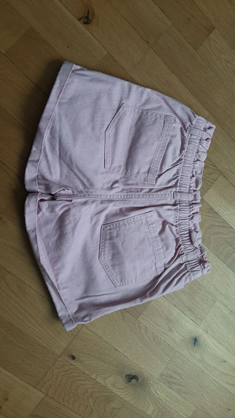 Pantaloni: Tchibo kurze Shorts Grösse 158/164 – Usato da Dübendorf venduto da Luuuusmeitli12 1