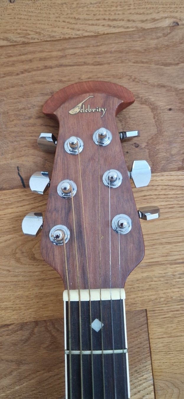 Ovation Musikinstrumente: Gitarre mit Tonabnehmer, Ovation Celebrity – Gebraucht aus Gwatt (Thun) von Hugohabicht101 3