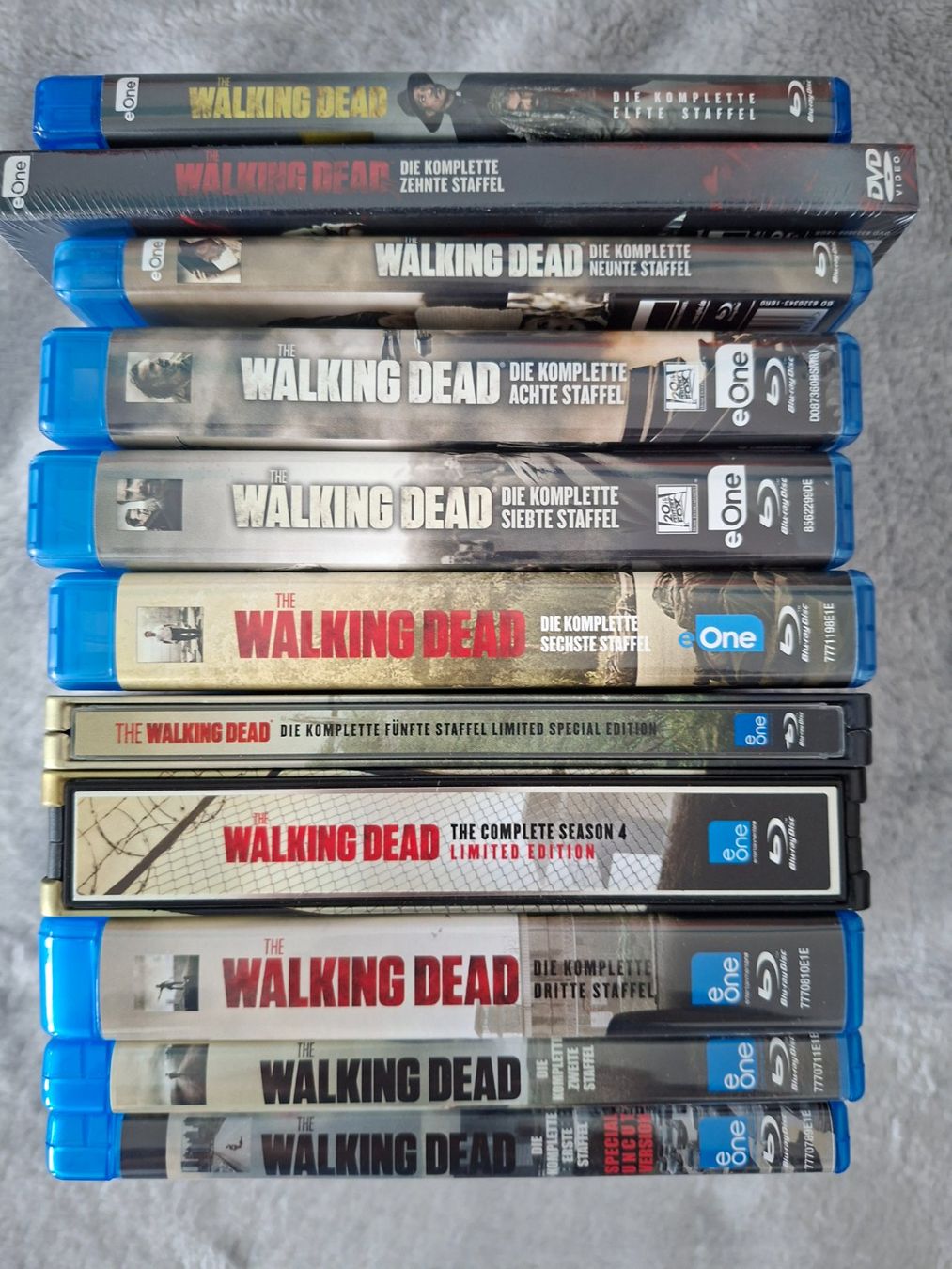 Tutti i DVDs: THE WALKING DEAD STAFFEL 1 - 11  BRs – Usato da Aesch BL venduto da Burschi59 1