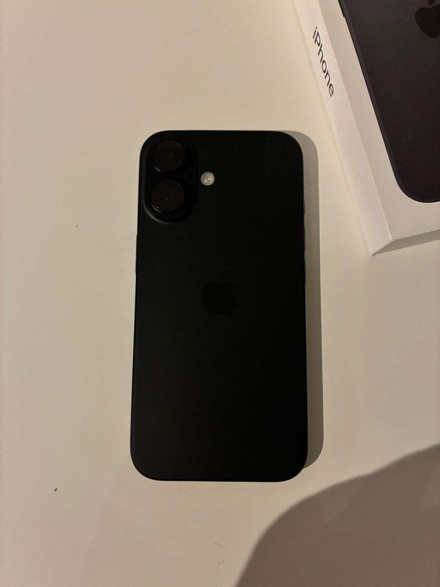 Apple Telefoni cellulari / Smartphones: Apple Iphone 16 / Schwarz / 256 GB – Usato da Basel venduto da asprion 1