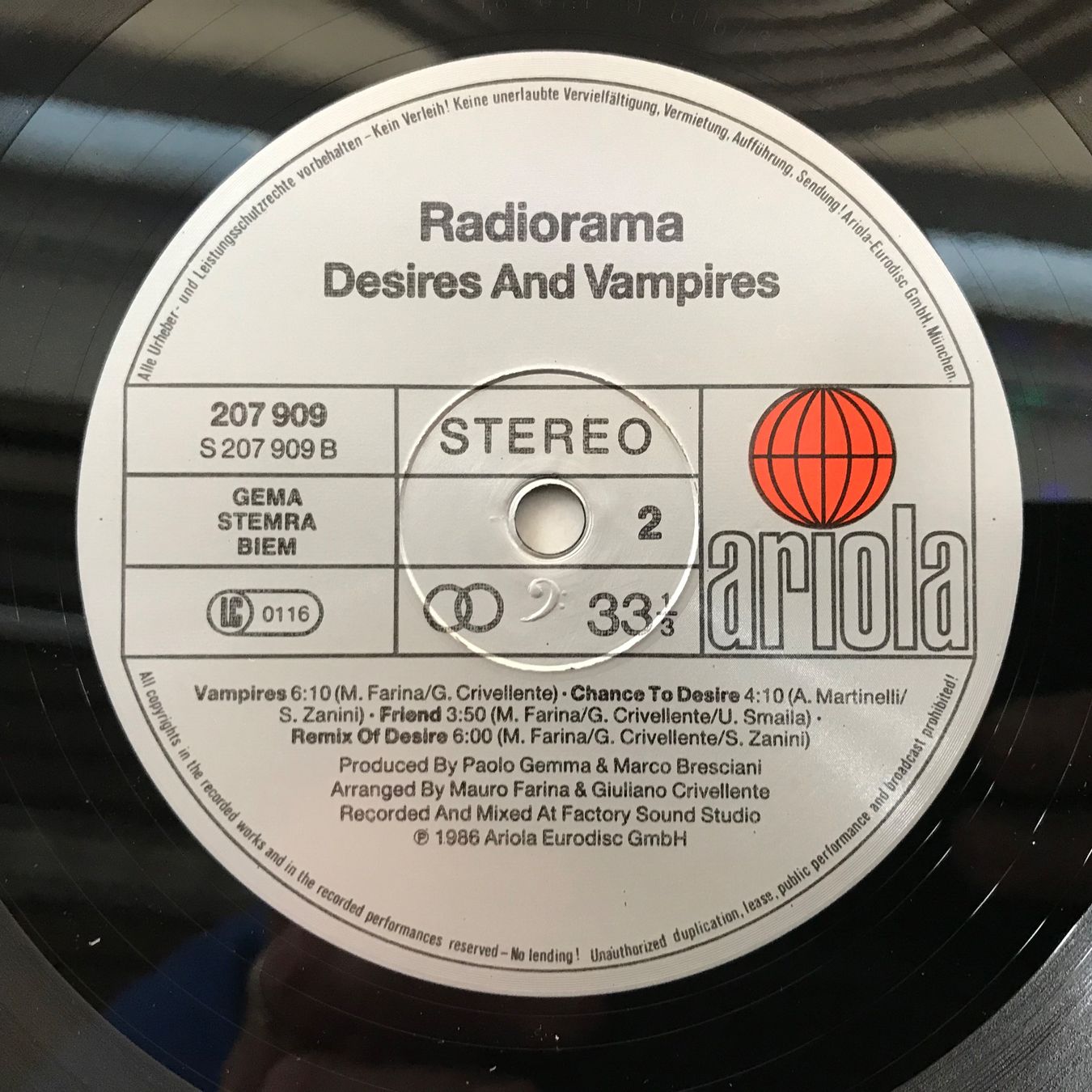 Dischi in vinile: Radiorama - Desires and Vampires – Usato da Aesch BL venduto da BlueMusicRecords 3