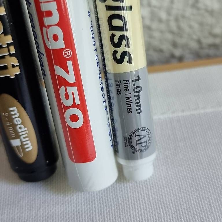 Stifte & Marker: 4 Orig. verpackte Permanent Stifte / Lackstift / Glasstift – Neu und originalverpackt aus Rupperswil von moni_2024 1