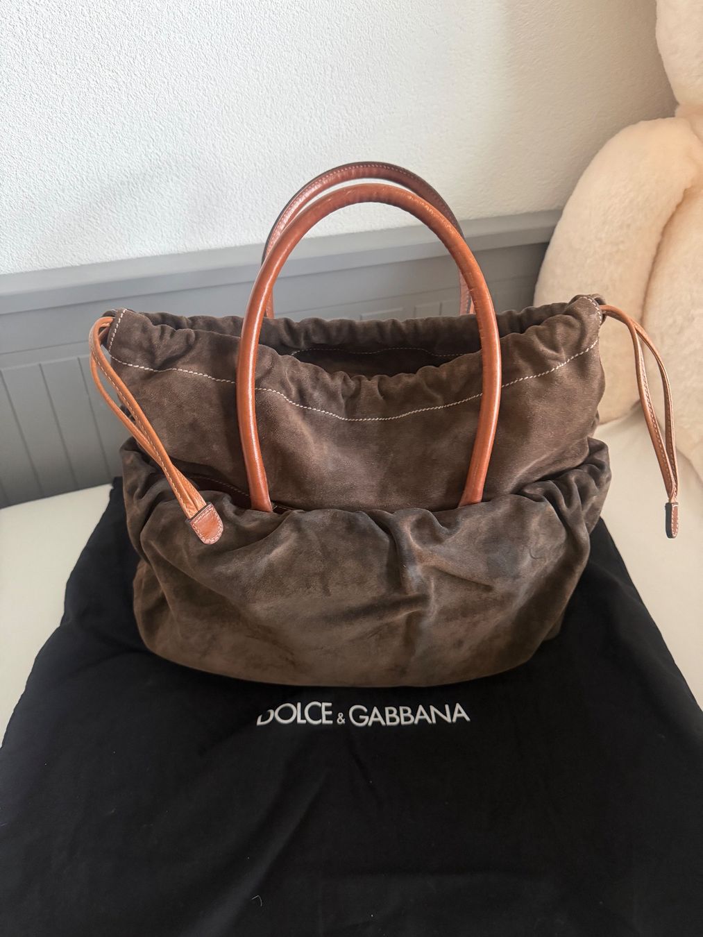 Dolce & Gabbana Borse da donna: Sac Dolce & Gabbana en daim marron – Usato da Bulle venduto da Re-a-loved 1