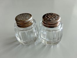 Salière et poivrier en cristal et argent, très mignons