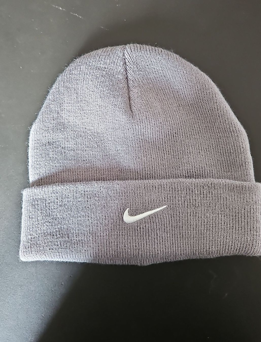 Copricapi, berretti & cappellini: Nike Beanie Mütze Grau – Nuovo (secondo la descrizione) da Zürich venduto da nat_20