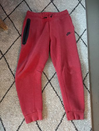 Pantalon de survêtement Nike rouge taille XL 158-170 ado