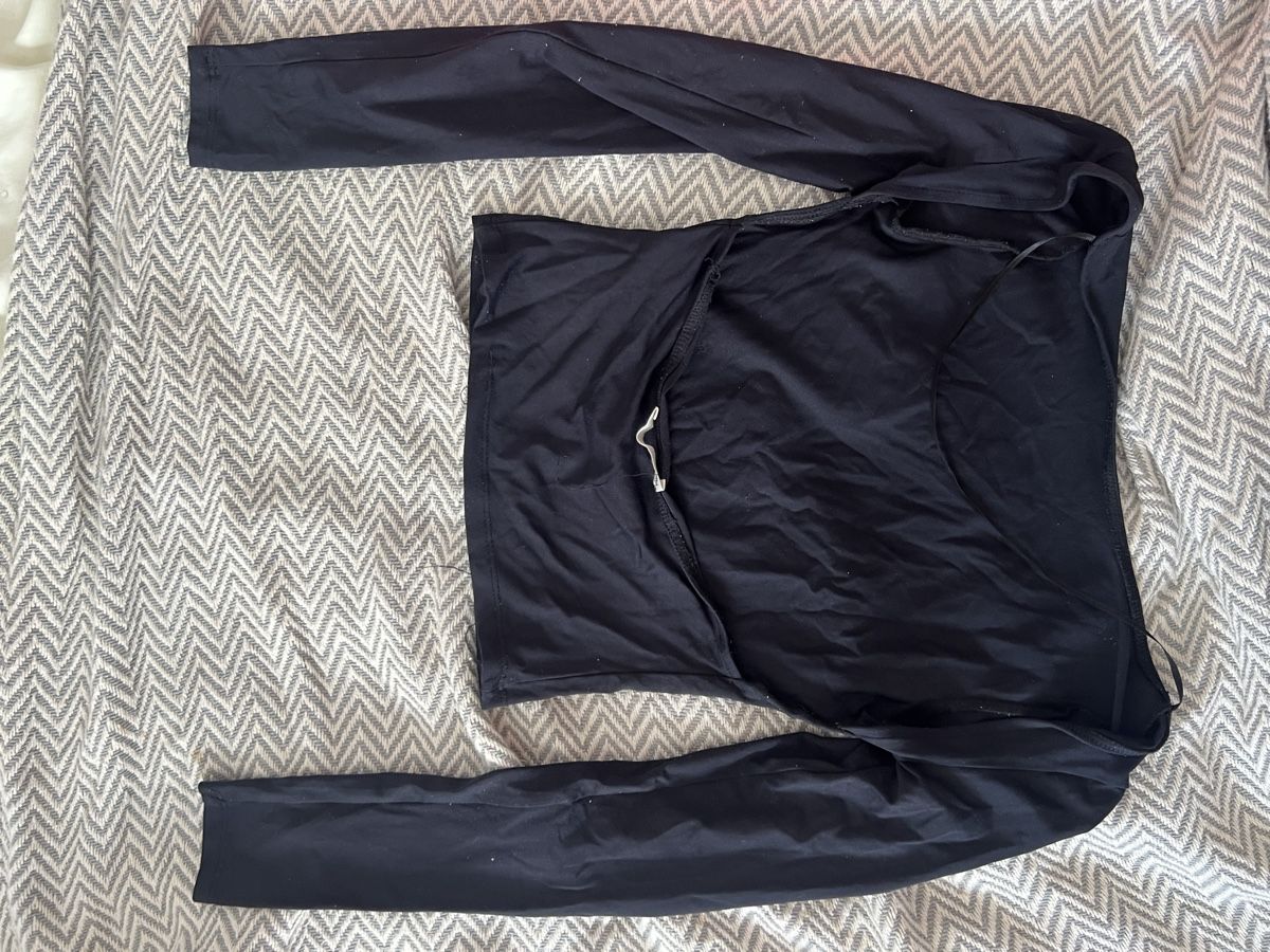 Pull&Bear Tops: Pull & Bear Haut noir taille S bon état – Gebraucht aus Le Grand-Saconnex von sol_jqk7 2